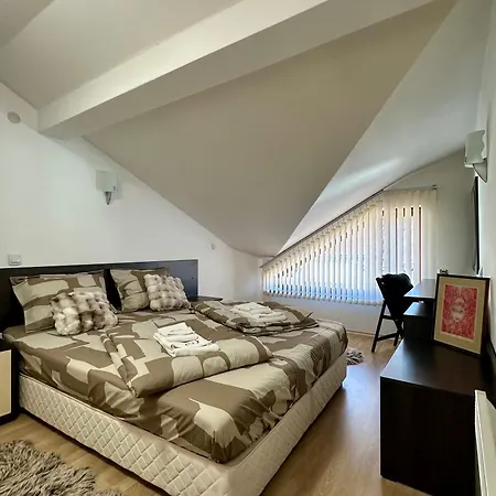 Alpine Home2host * バンスコ